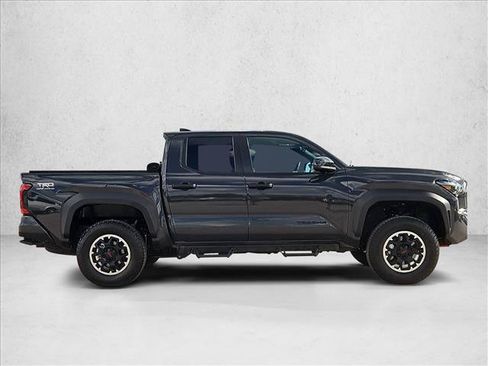 Used 2026 Toyota Tacoma TRD Off-Road AWD/4WD image 4