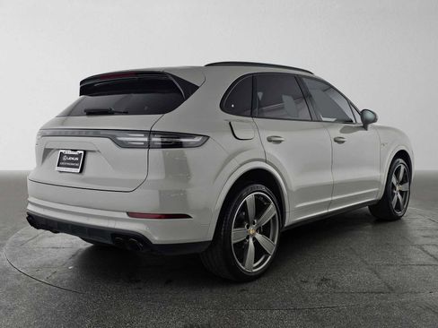 Used 2022 Porsche Cayenne Turbo S w/ Assistance Package AWD/4WD image 3