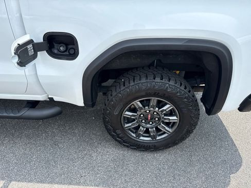 Used 2024 GMC Sierra 1500 AT4X AWD/4WD image 12