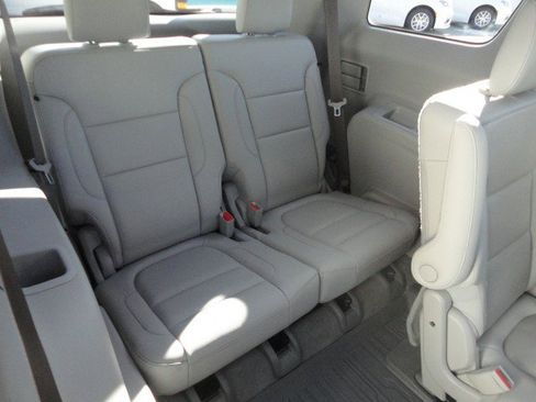 Used 2018 GMC Acadia SLT w/ LPO, Floor Liner Package AWD/4WD image 20