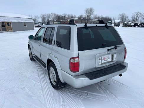 Used 2002 INFINITI QX4 4WD w/ (X03) Heated Seats Pkg image 2