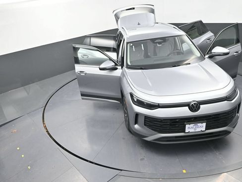 New 2026 Volkswagen Tiguan S FWD image 30