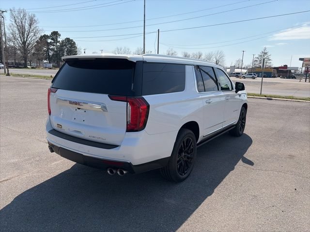 Used 2023 GMC Yukon XL Denali AWD/4WD image 6