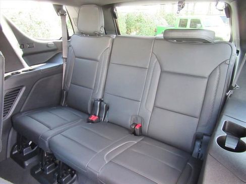 Used 2024 GMC Yukon Denali AWD/4WD image 16