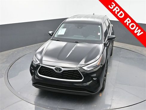 Used 2023 Toyota Highlander L image 33