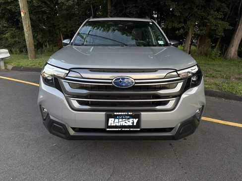 Used 2026 Subaru Forester Premium AWD/4WD image 3