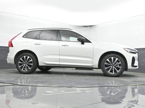 Used 2025 Volvo XC60 B5 Plus AWD/4WD image 53