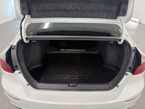 Used 2021 Honda Insight Touring image 9