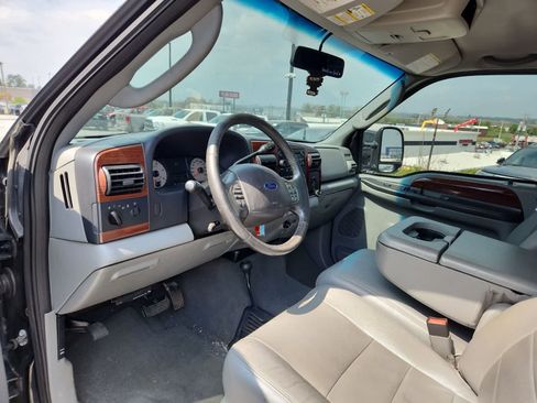 Used 2006 Ford F250 Lariat image 13