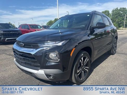 Used 2023 Chevrolet TrailBlazer LT w/ Convenience Package AWD/4WD image 8