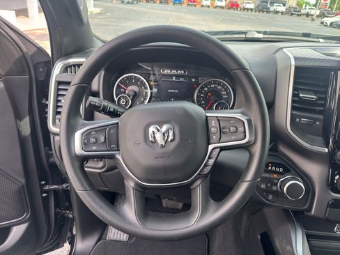New 2026 RAM 1500 Express AWD/4WD image 17