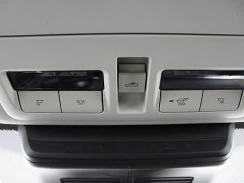 Used 2024 MAZDA MAZDA3 s image 25