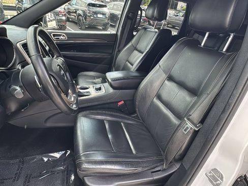 Used 2016 Jeep Grand Cherokee Limited AWD/4WD image 10