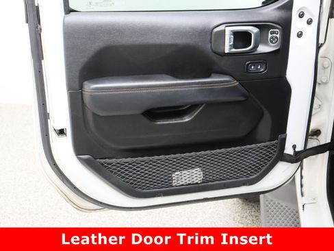 Used 2020 Jeep Wrangler Unlimited Sahara image 12