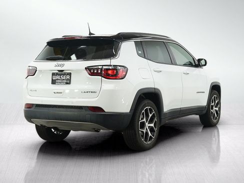 Used 2024 Jeep Compass Limited w/ Sun and Sound Group AWD/4WD image 5