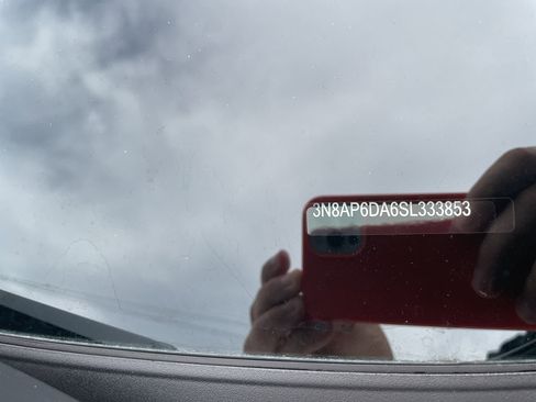 Certified 2025 Nissan Kicks SR image 27