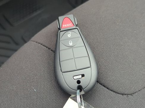 Used 2020 Jeep Cherokee Latitude FWD image 24