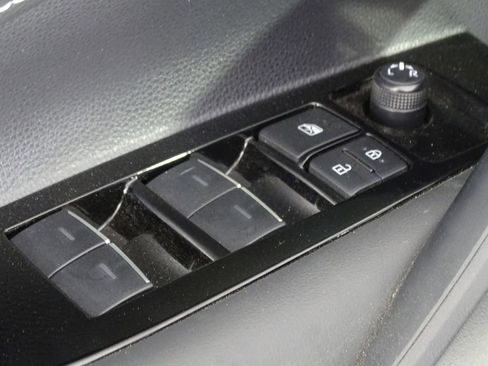 Used 2025 Toyota Corolla SE image 16