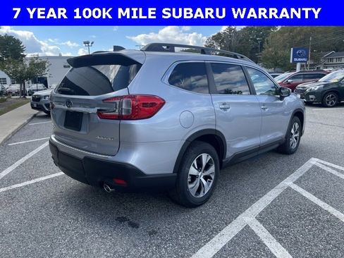 Used 2024 Subaru Ascent Premium w/ Convenience Package image 5