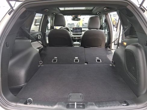 Used 2025 Jeep Compass Limited w/ Sun & Sound Group AWD/4WD image 36
