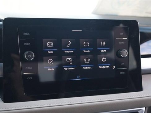 New 2025 Volkswagen Taos SE image 11