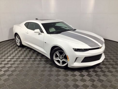 Used 2017 Chevrolet Camaro LT image 3