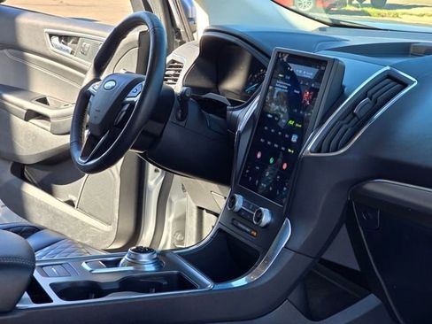 Used 2024 Ford Edge Titanium image 29