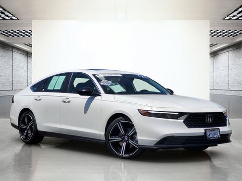 Used 2024 Honda Accord Sport image 2