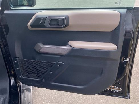 Used 2023 Ford Bronco Wildtrak image 37