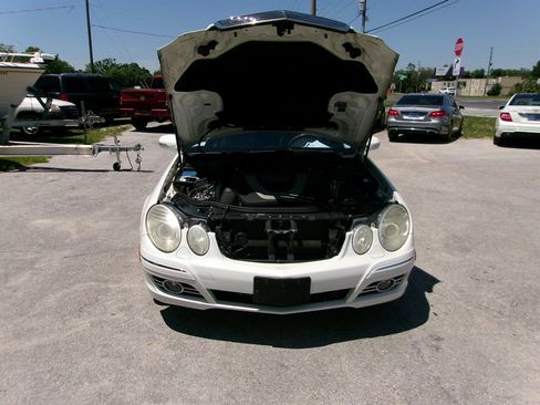 Used 2008 Mercedes-Benz E 350 4MATIC Sedan image 22