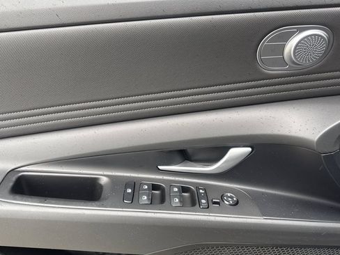 New 2026 Hyundai Elantra Limited FWD image 10