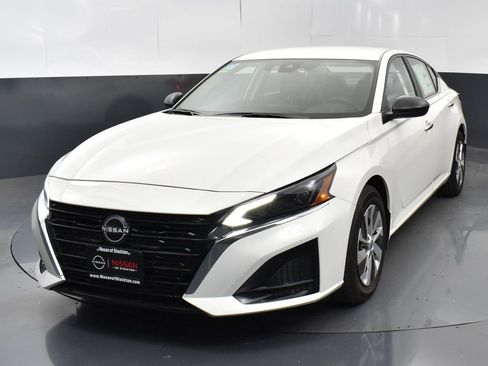 New 2025 Nissan Altima 2.5 S image 3