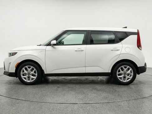 Used 2025 Kia Soul LX w/ LX Technology Package image 5