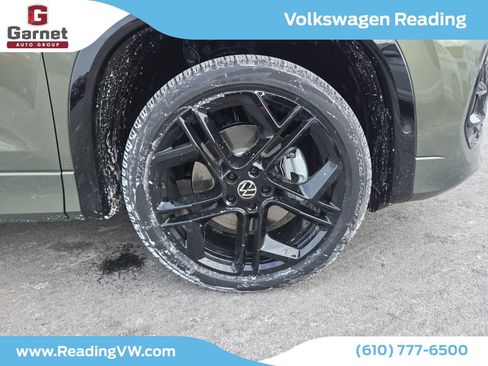 New 2026 Volkswagen Tiguan SE R-Line image 3