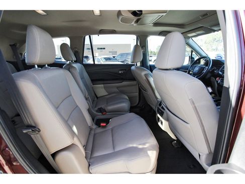 Used 2021 Honda Pilot Touring image 10
