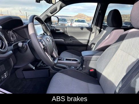 Used 2023 Toyota Tacoma TRD Off-Road image 11