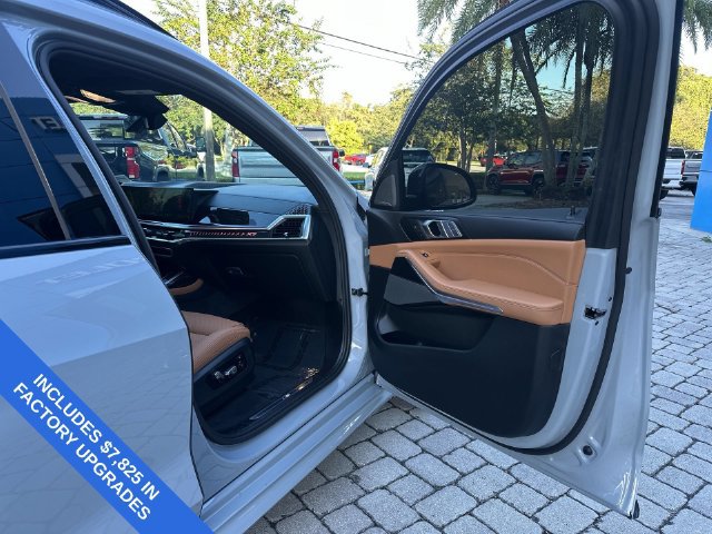 Used 2026 BMW X7 xDrive40i w/ M Sport Package AWD/4WD image 23