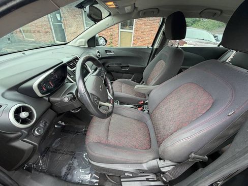 Used 2018 Chevrolet Sonic LT FWD image 11