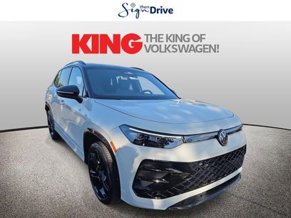 New 2025 Volkswagen Tiguan SE R-Line