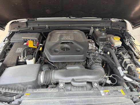 Used 2021 Jeep Wrangler Sport AWD/4WD image 9
