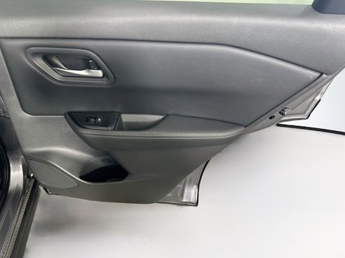 Used 2024 Nissan Rogue SV FWD image 28
