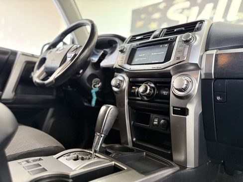 Used 2016 Toyota 4Runner SR5 image 22