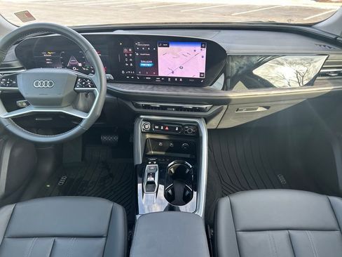 Certified 2025 Audi Q5 2.0T Premium w/ Convenience Package image 14