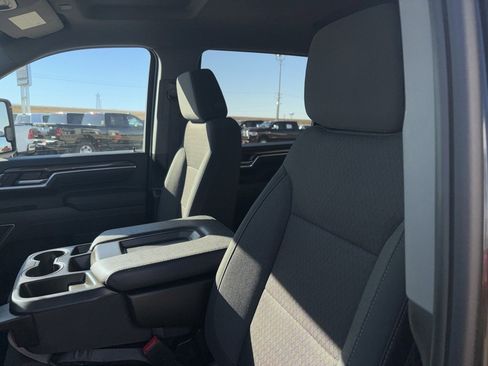 Used 2025 Chevrolet Silverado 2500 LT w/ Convenience Package image 13