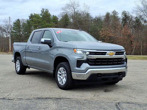 Used 2025 Chevrolet Silverado 1500 LT AWD/4WD image 1