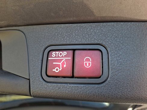 Used 2026 Mercedes-Benz GLB 250 4MATIC image 29