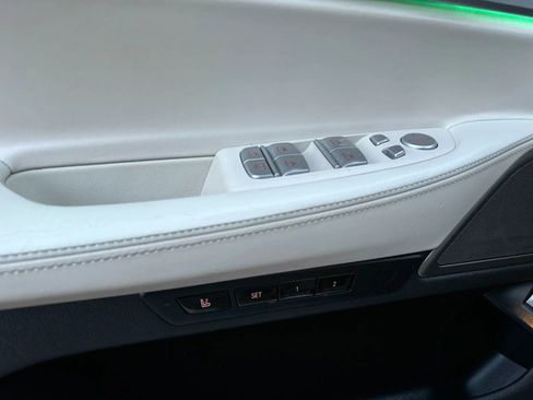 Used 2022 BMW 740i w/ Luxury Rear Seating Package RWD image 26