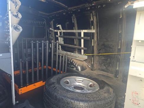 Used 2018 Chevrolet Express 2500 w/ Driver Convenience Package image 7