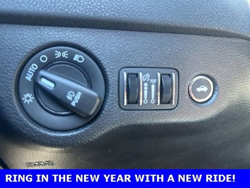 Used 2022 Dodge Charger SXT w/ Blacktop Package image 24