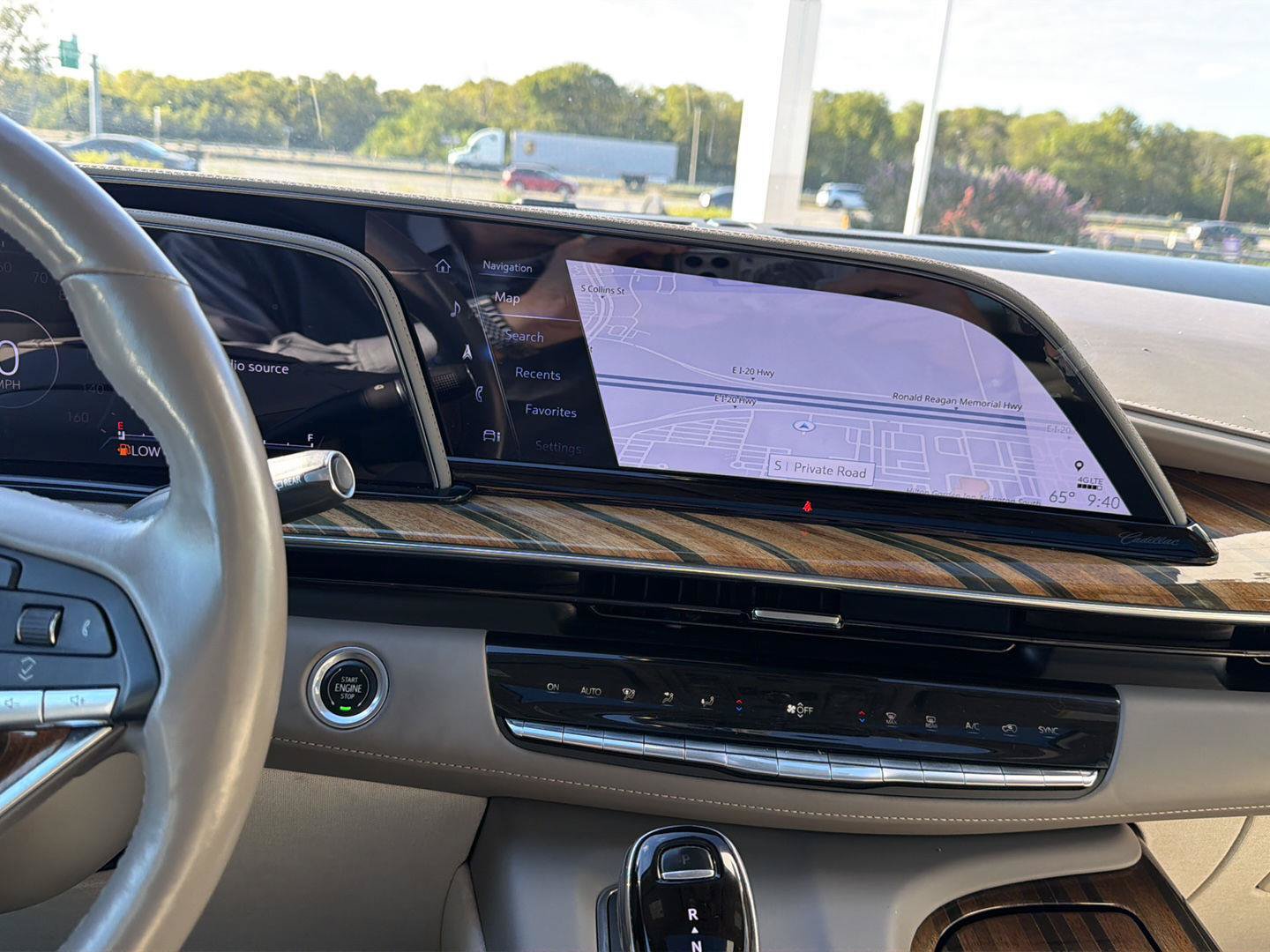Used 2023 Cadillac Escalade Sport Platinum RWD image 11